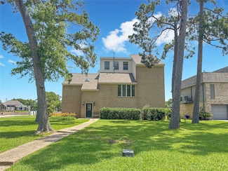 3203 Bayou Dr, La Porte, TX 77571