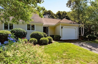 1 Upland Cir Unit 1, Mashpee, MA 02649