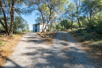 19404 Peppernut Dr, Redding, CA 96003