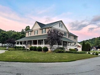 101 Frank St, Staffordsville, KY 41256