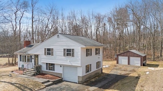 4 Meadow Ln, Atkinson, NH 03811