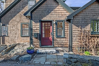 14 Dunns Ln, Marblehead, MA 01945