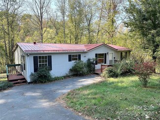 35 Whispering Oaks Dr, Candler, NC 28715