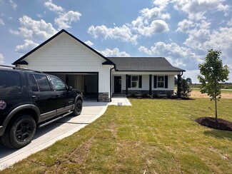 26 Pepperdam St, Smithfield, NC 27577