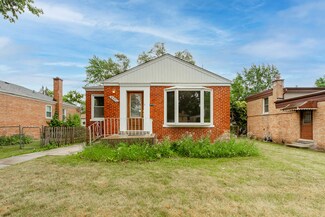 8241 Ridgeway Ave, Skokie, IL 60076