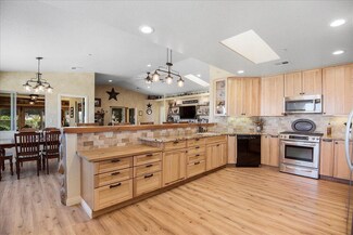 12162 Juniper Hills Rd, Juniper Hills, CA 93543