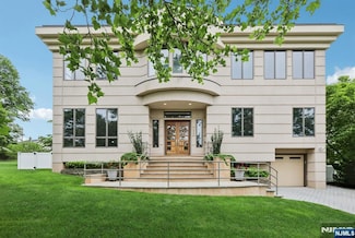 435 Cypress Ct, New Milford, NJ 07646