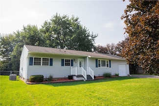 15 Old White Ln, Rochester, NY 14623