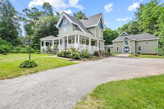 11 Palmer Ave, Plaistow, NH 03865
