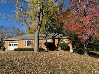7832 Armstrong Ave, Kansas City, KS 66112