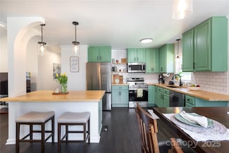 109 Hunter Ct, Oakboro, NC 28129