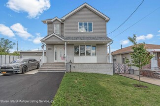 517 Powell St, Staten Island, NY 10312