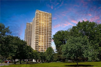12700 Lake Ave Unit 608, Lakewood, OH 44107