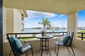 138 1st St E Unit 106, Tierra Verde, FL 33715