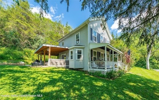 418 W Ghent Rd, Hudson, NY 12534