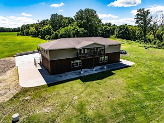 61913 Gagnier Dr, Prairie Du Chien, WI 53821