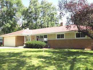11638 N Bobolink Ln, Mequon, WI 53092