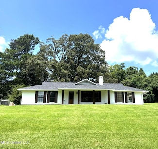 106 Tanglewood Rd, Natchez, MS 39120
