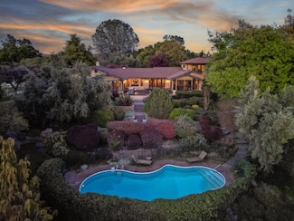 19271 Iron Mountain Dr, Grass Valley, CA 95949