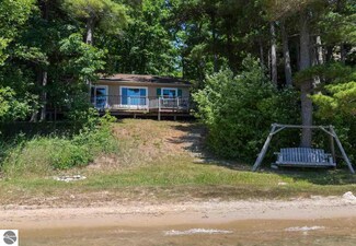 7677 W Day Forest Rd, Empire, MI 49630