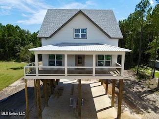 113 Blakemore Ave, Bay St. Louis, MS 39520