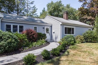 22 Pine St, South Hamilton, MA 01982