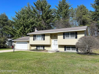 41 Heinrick Cir, Queensbury, NY 12804