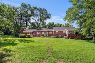 10 Maple St, Wenham, MA 01984