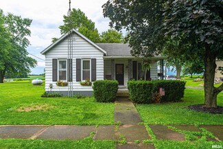 516 S Maltby St, Waynesville, IL 61778