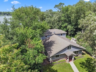W1260 S Shore Dr, Palmyra, WI 53156