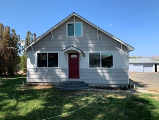 8005 Beauchene Rd, Moxee, WA 98936