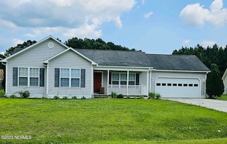 109 Goldie Ln, Beulaville, NC 28518