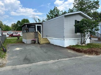 3 Bradford Ln, Litchfield, NH 03052