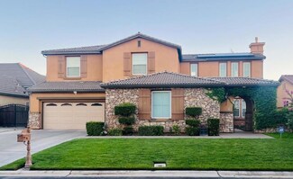 10591 E Biscayne Ct, Clovis, CA 93619