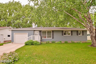 2124 S 22nd St, Grand Forks, ND 58201