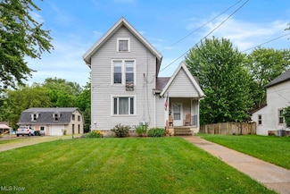124 Wheeling Ave, Wellington, OH 44090