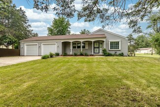 6878 Paddock Ln, Rockford, IL 61114