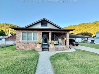 223 1st St W, Madison, WV 25130