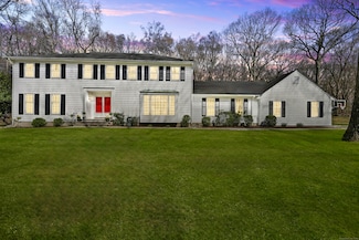60 Squires Ln, New Canaan, CT 06840