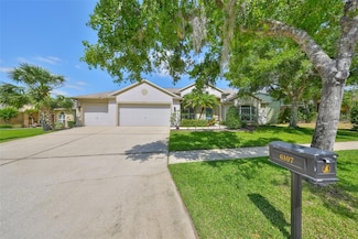 6107 Heroncrest Ct, Lithia, FL 33547