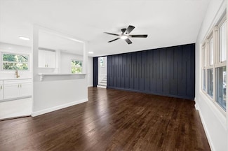 4914 N Wallace Dr, Kansas City, MO 64119