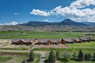 65 Winchester Dr, Cody, WY 82414
