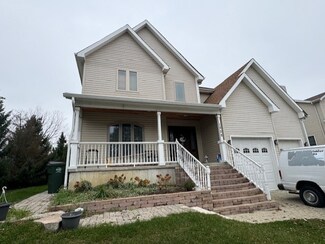 1228 Bishop St, West Chicago, IL 60185
