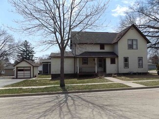 885 9th St, Fennimore, WI 53809