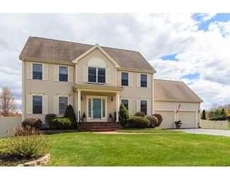 1 Oakwood Ln, West Bridgewater, MA 02379