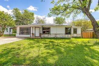 1031 Wade Hampton St, Benbrook, TX 76126