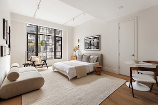 517 W 29th St Unit 3C, New York, NY 10001