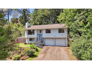 16905 Webster Rd, Gladstone, OR 97027