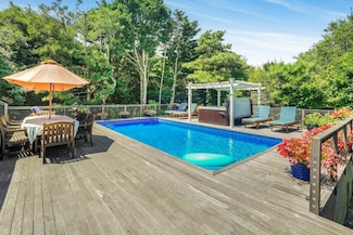 305 Fire Island Blvd, Babylon, NY 11702
