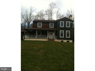 215 Foxgayte Ln, Pottstown, PA 19465